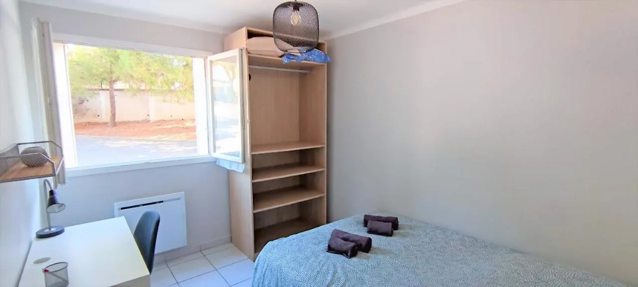 Lägenhet Les Peupliers Appartement Centre Ville D'Aix Avec 3 Chambres Et Parking Prive Aix-en-Provence